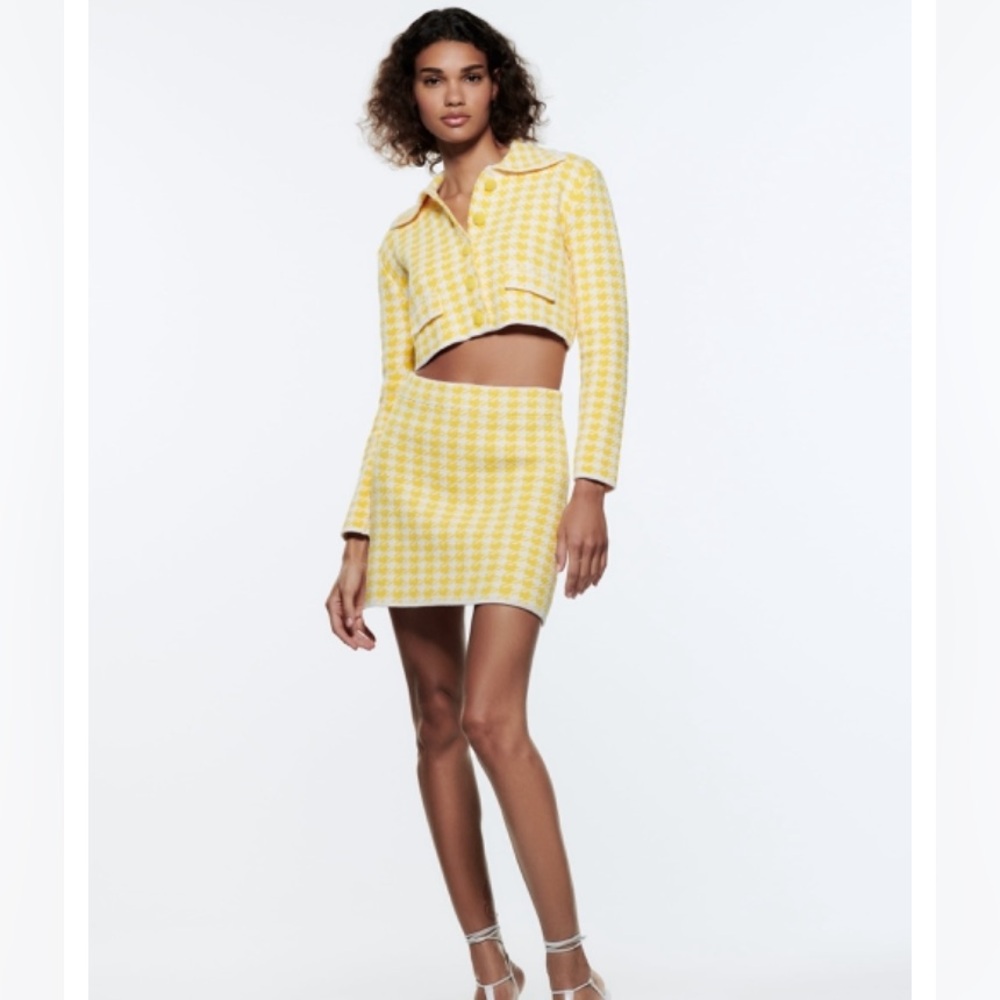 Zara NWOT Yellow Houndstooth Mini Skirt and jacket set stretch knit size small